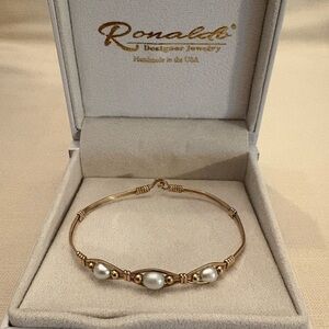Ronald Elegant Gold Bracelet with Pearls